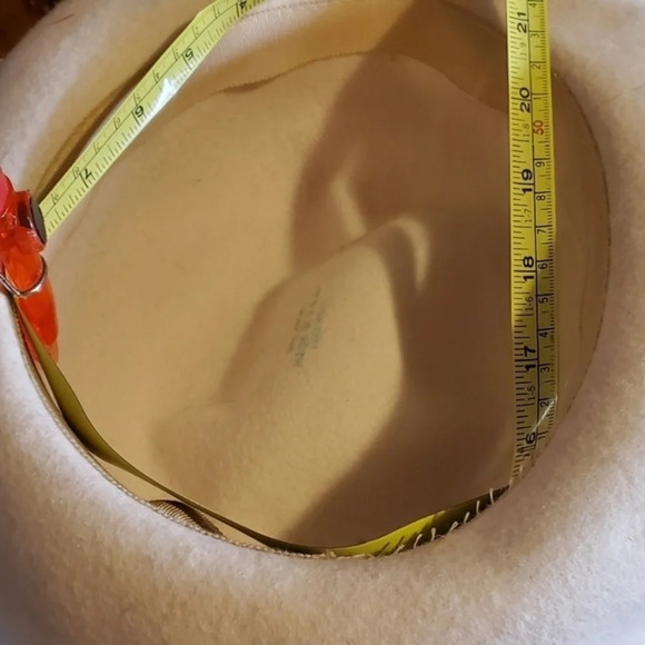 Vintage Ivory felt Soutache hat - Picture 3 of 8